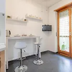 H11 Casa Holly Parcheggio - *