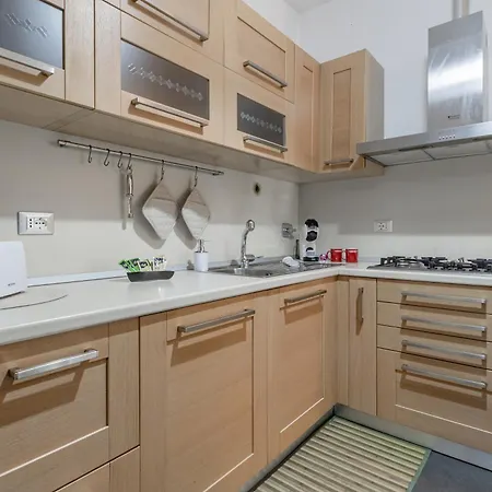 H11 Casa Holly Parcheggio - アパート