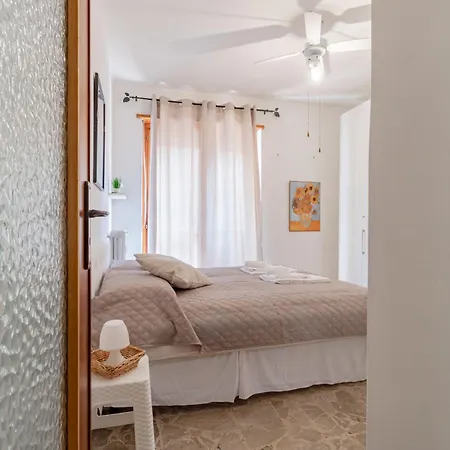 H11 Casa Holly Parcheggio - Санремо