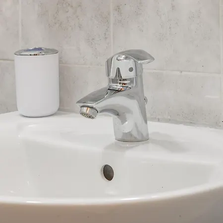 H11 Casa Holly Parcheggio - サンレモ