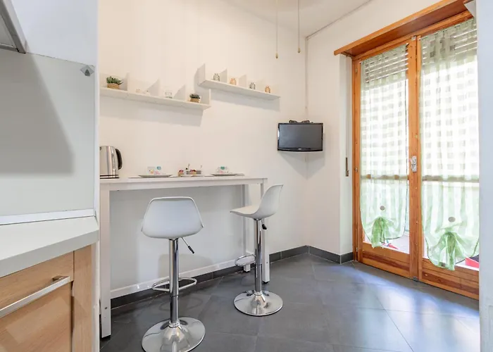 H11 Casa Holly Parcheggio - *