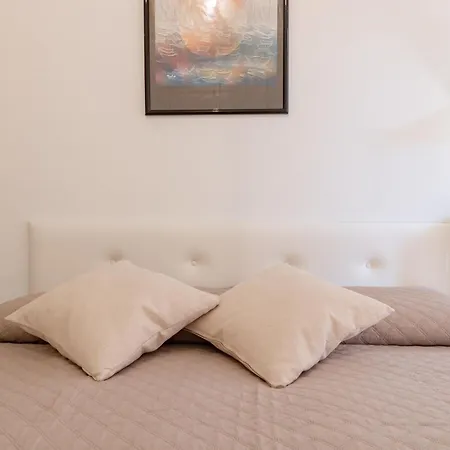 H11 Casa Holly Parcheggio - Apartment Sanremo