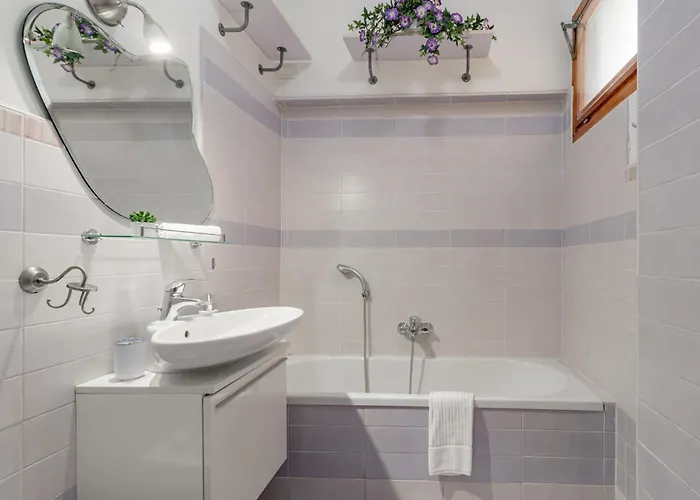 H11 Casa Holly Parcheggio - *