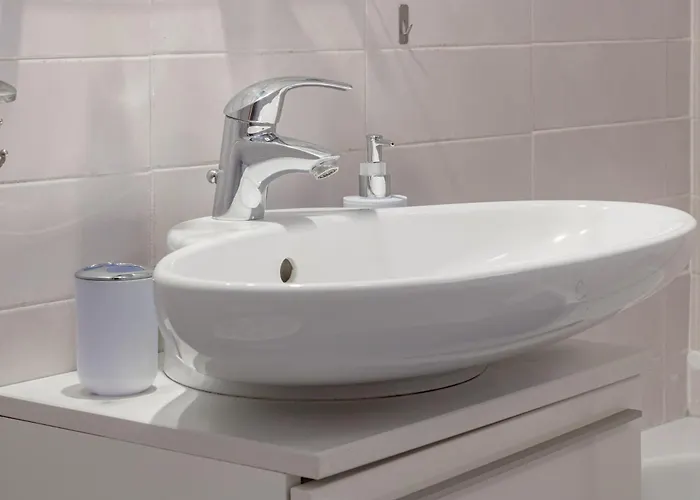 H11 Casa Holly Parcheggio - *